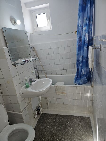 Berceni, Emil Racovita, 2 camere,