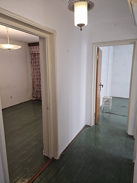 Berceni, Emil Racovita, 2 camere,