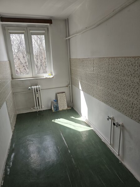 Berceni, Emil Racovita, 2 camere,